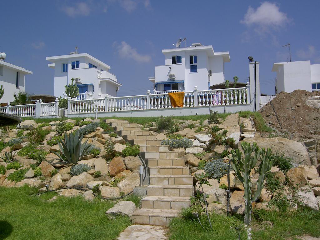 Zygi Beachfront Villa Exterior photo