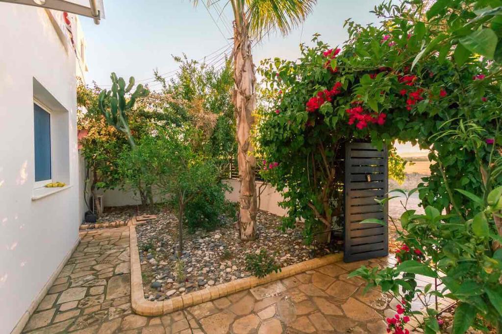 Zygi Beachfront Villa Exterior photo